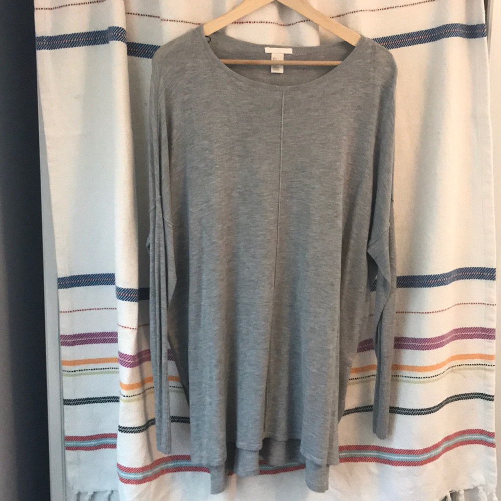 Versatile fine knit gray sweater